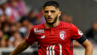 نادٍ يوناني يمنح الجزائري بنزية فرصة العودة للأضواء 