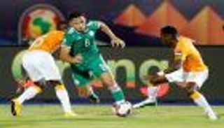 يوسف بلايلي يشكر الجماهير المصرية على دعم الجزائر أمام نيجيريا