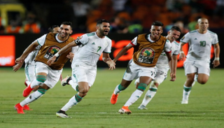 رياض محرز لاعب الجزائر