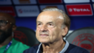 روهر مدرب نيجيريا يعترف بفشله في مجاراة الجزائر