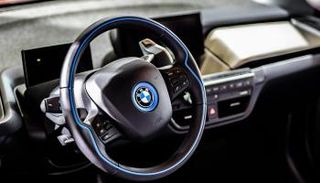 مقصورة بي إم دبليو BMW - صورة أرشيفية