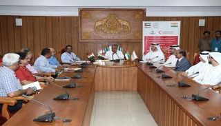 بيناراي فيجايان مع وفد الهلال الأحمر الإماراتي