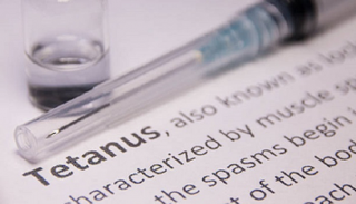 التيتانوس من التطعيمات التي حرم منها أطفال كثيرون حول العالم