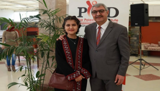 قصة مأساوية للصحفي الفلسطيني فتحي صباح مع مرض ابنته ريما