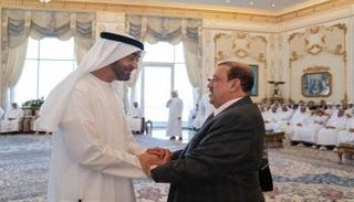 الشيخ محمد بن زايد آل نهيان خلال استقبال رئيس مجلس النواب اليمني