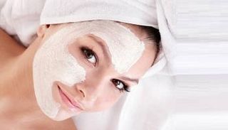 حليب التنظيف يمنح البشرة رقة ونعومة