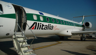 طائرة للخطوط الجوية الإيطالية