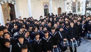 طلاب إحدى المدارس الثانوية في اليابان