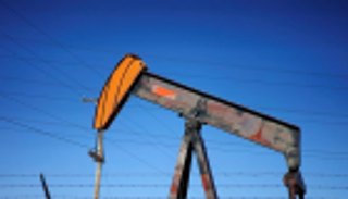 النفط يصعد مع استمرار توترات إيران