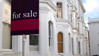 عقار معروض للبيع - أرشيف