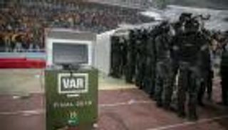 بعد أزمات "الفار".. أفريقيا تستعين بالتجربة الأوروبية ببطولات الأندية