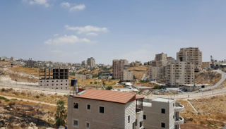 الأبنية المهددة بالهدم