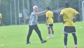 فان مارفيك في تدريبات الإمارات