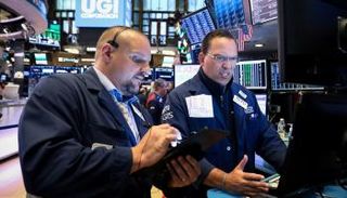 هبوط الأسهم الأمريكية