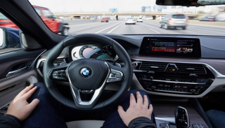 اهتمام عالمي بصناعة تقنية القيادة الذاتية