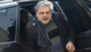 "بلطجة" نائب بحزب الله تقوده للاستقالة من البرلمان اللبناني