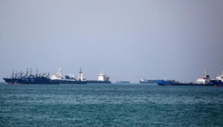 سفن شحن تجارية بمضيق هرمز - الفرنسية