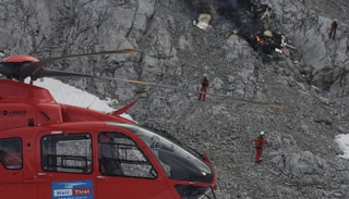 الطائرة اصطدمت بأحد الجبال