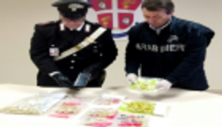 توقيف مسافر في معدته 1.7 كيلوجرام هيروين بإيطاليا