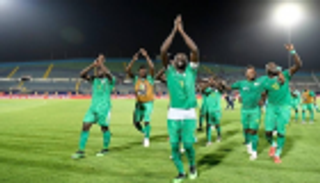 رئيس الجزائر يدعم الخُضر.. نشرة "العين الرياضية" لأمم أفريقيا