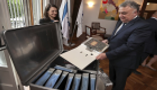 بعد تقليص حاد لميزانياتهم.. سفراء إسرائيليون يدعون للإضراب