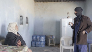 مشهد من فيلم "143 طريق الصحراء"