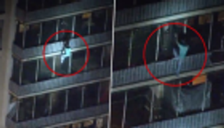 "الرجل العنكبوت" يسير على الجدران هربا من النيران