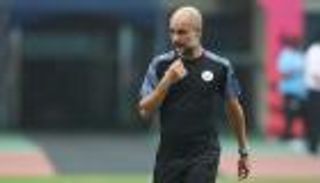 تلميحات جوارديولا تكشف عن مستقبل مدافع ليستر سيتي