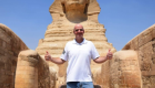 إنفانتينو في الأهرامات قبل حضور نهائي أمم أفريقيا