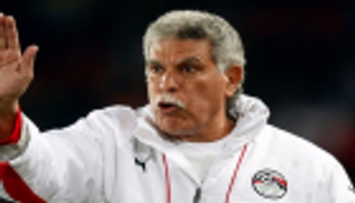 وزير الرياضة المصري ينفي الاستقرار على حسن شحاتة لقيادة "الفراعنة"