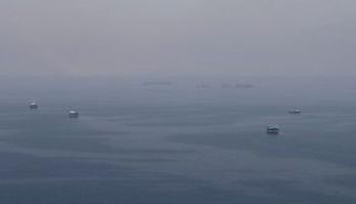 سفن تجارية في مضيق هرمز - رويترز 