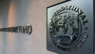 أشاد بجهود الحكومة للحل.. صندوق النقد: الحوثيون وراء أزمة أجور طاحنة