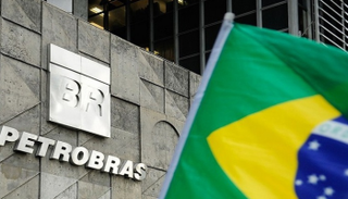 بتروبراس البرازيلية ترفض تزويد السفينتين بالوقود