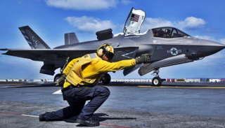 طائرة مقاتلة أمريكية من طراز إف 35 الشبحية