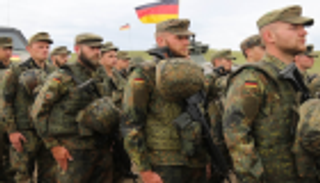 الجيش الألماني يرفض ضم 35 متطرفا لصفوفه