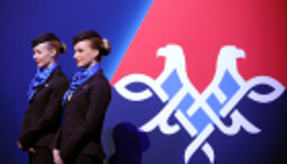 "قنبلة وهمية".. صربي يثير الذعر في مطار بلجراد لرؤية مضيفة