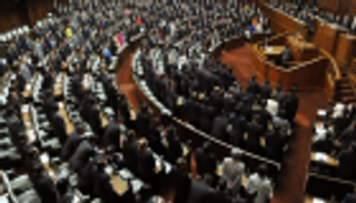 لأول مرة.. نائبان بـ"شلل دماغي وضمور" في البرلمان الياباني