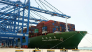 محطة كوسكو أبوظبي.. مركز شحن عالمي بتعاون إماراتي صيني 