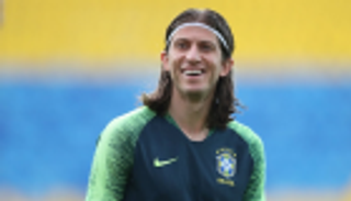 فيليبي لويس يعود لأمريكا الجنوبية من بوابة فلامنجو البرازيلي