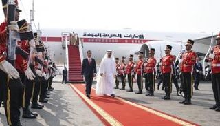 الشيخ محمد بن زايد آل نهيان يصل إلى إندونيسيا