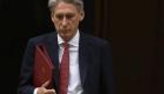 استقالة وزير المالية البريطاني قبل تسلم جونسون رئاسة الحكومة