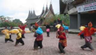 فن الرانداي الإندونيسي.. "الحكي الشعبي" على طريقة "الأكشن"