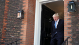 هواوي الأقوى.. 6 ملفات اقتصادية أمام جونسون بريطانيا