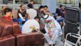 على نفقة الإمارات.. 31 يمنيا يسافرون إلى الهند للعلاج 