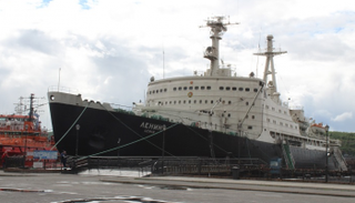 أكاديمية لومونوسوف