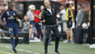 بيل يحرج زيدان.. ومدرب الريال سعيد من أجله