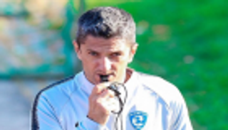 مدرب الهلال يعد الجماهير بتحقيق البطولة الغائبة
