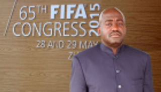 الفيفا يعاقب مسؤولا سابقا في الكاف بالإيقاف 10 سنوات