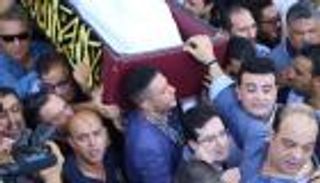 انهيار نجوم الفن في جنازة فاروق الفيشاوي: مع السلامة يا "روقة"