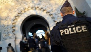 الأمن الألماني أمام أحد المساجد - أرشيفية